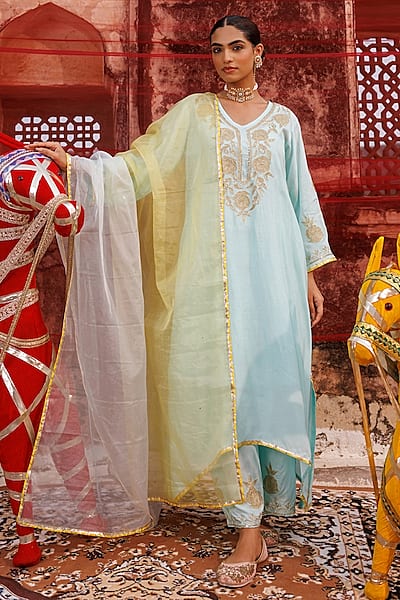 Pastel Blue Lavender Chanderi Aari Embroidered Kurta Set by Bannhi by Priyanka Rathore