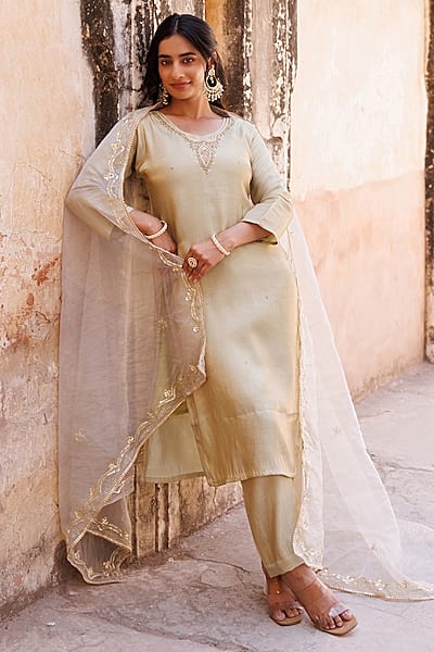 Pastel Green Uppada Silk Hand Embroidered Kurta Set by Bannhi by Priyanka Rathore