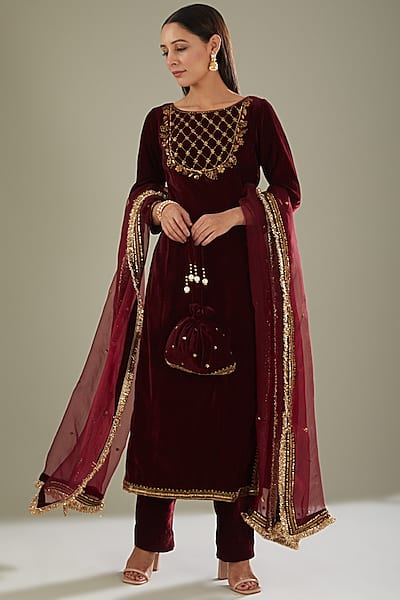 Maroon Embroidered Kurta Set by Esha Koul