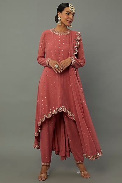 Peach Embroidered Kurta Set by Vvani by Vani Vats
